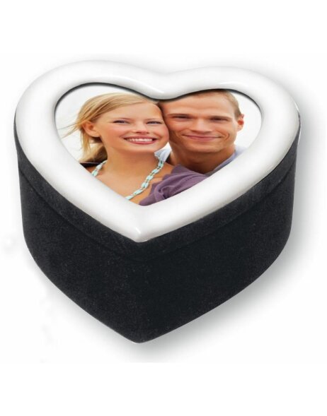 Gift box heart shaped for one picture