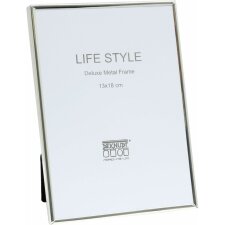 Metal frame with a narrow strip in silver for 6x9 cm