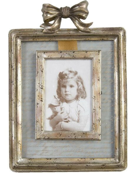 Rustic picture frame with ribbon application