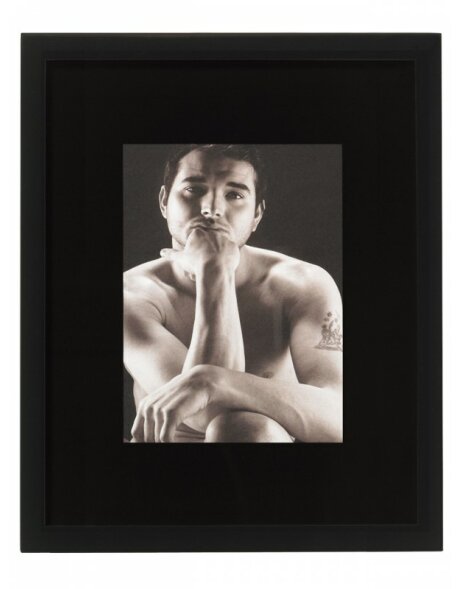 Portrait frame skin 30x40 cm black