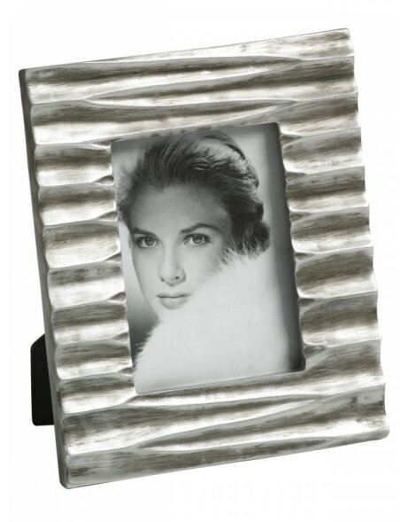 Ramka portretowa MOLISE o wyglądzie fali 13x18 cm w kolorze srebrnym